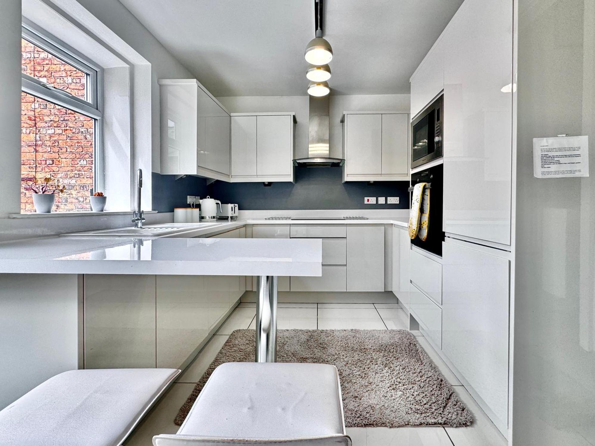 Apartment Victoria With Free Parking 스카버러 외부 사진