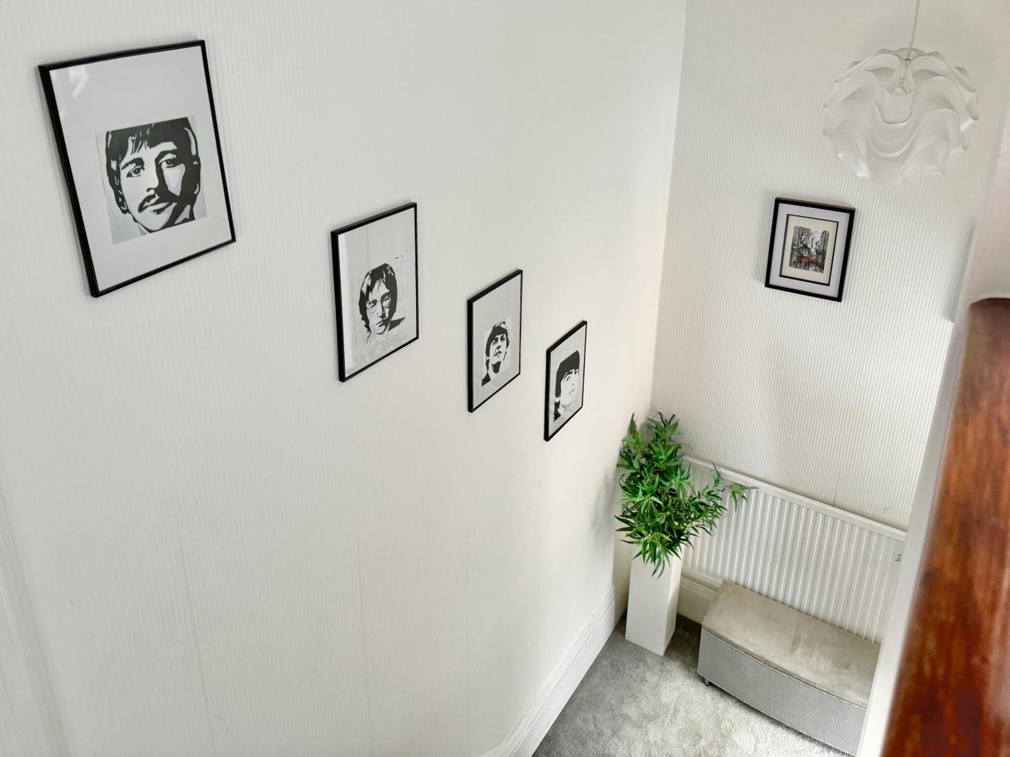 Apartment Victoria With Free Parking 스카버러 외부 사진