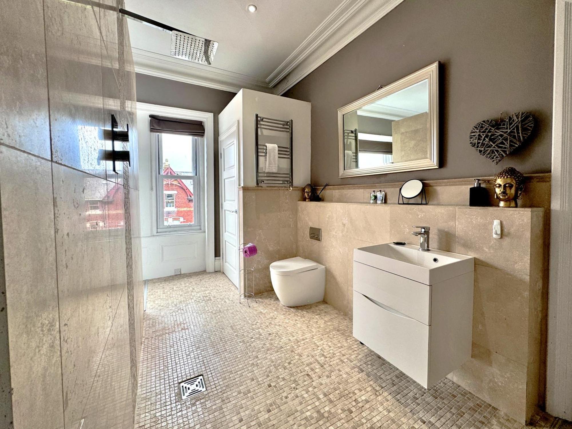 Apartment Victoria With Free Parking 스카버러 외부 사진
