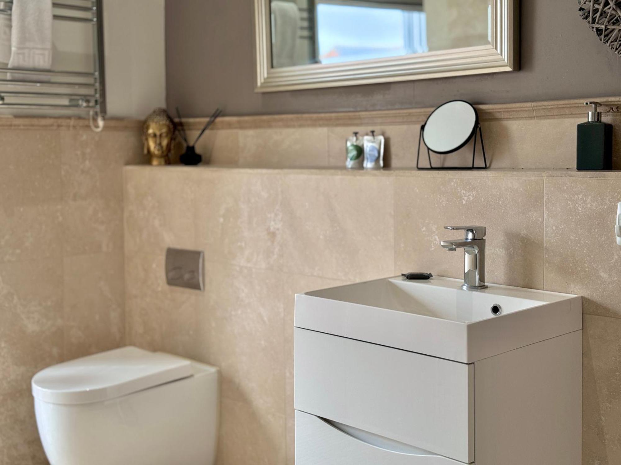 Apartment Victoria With Free Parking 스카버러 외부 사진